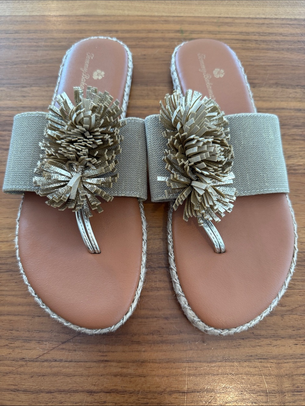 NWOT Tommy Bahama Atalia Fringe Pom Pom Sandals sz 8